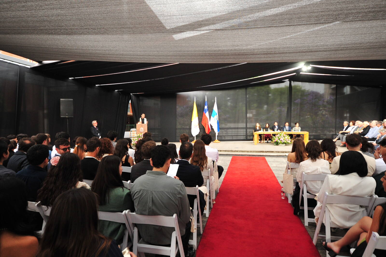 Lo Contador graduó a sus estudiantes de pre y postgrado