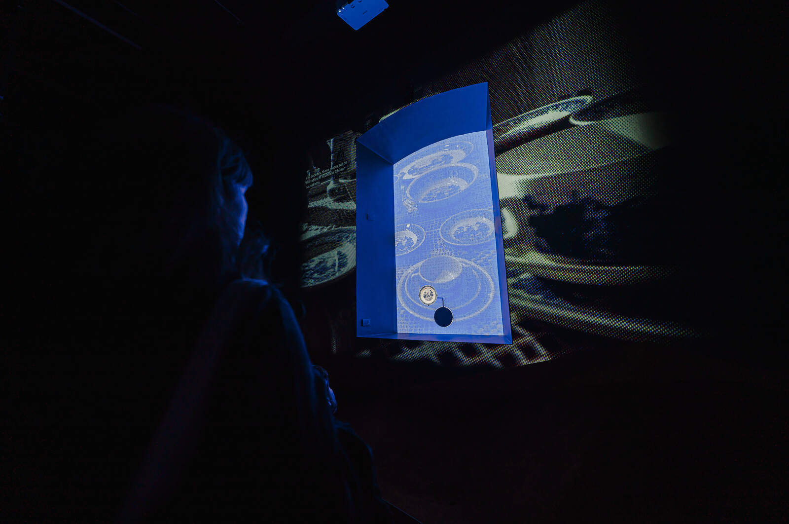 Inteligencia Artificial planetaria: Museo Precolombino inaugura exposición sobre las tierras raras que sostienen la IA